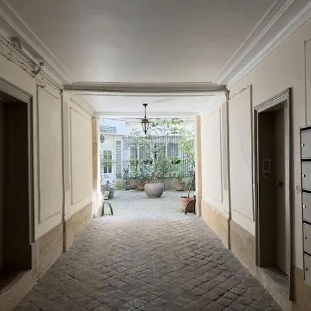 Spacious T3 In The Heart Of Le Marais 3rd Apartment